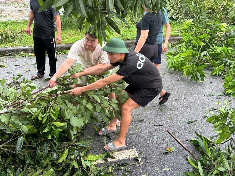 Nhà trường khẩn trương khắc phục hậu quả của cơn bão số 3